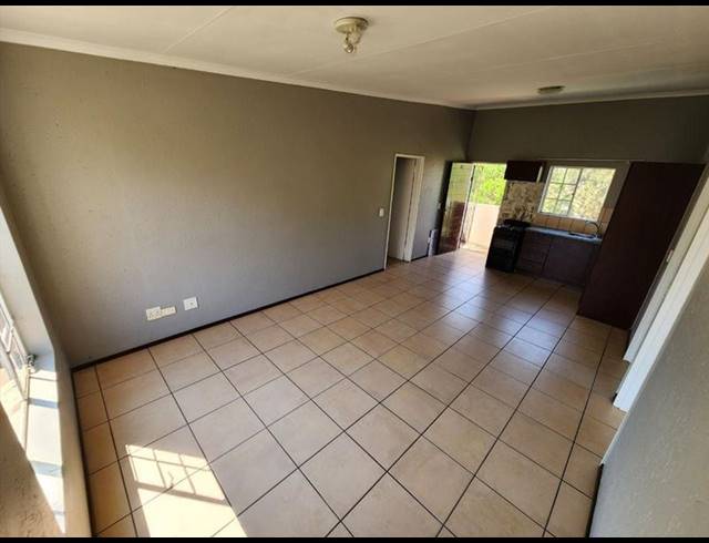 2 BEDROOM TOWNHOUSE FOR SALE IN NORTON PARK